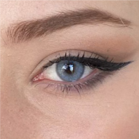 ICONIC 'Iceblue' blau farbige Kontaktlinse für 3 Monate / 1x Paar/ 2 Stk. Linsen